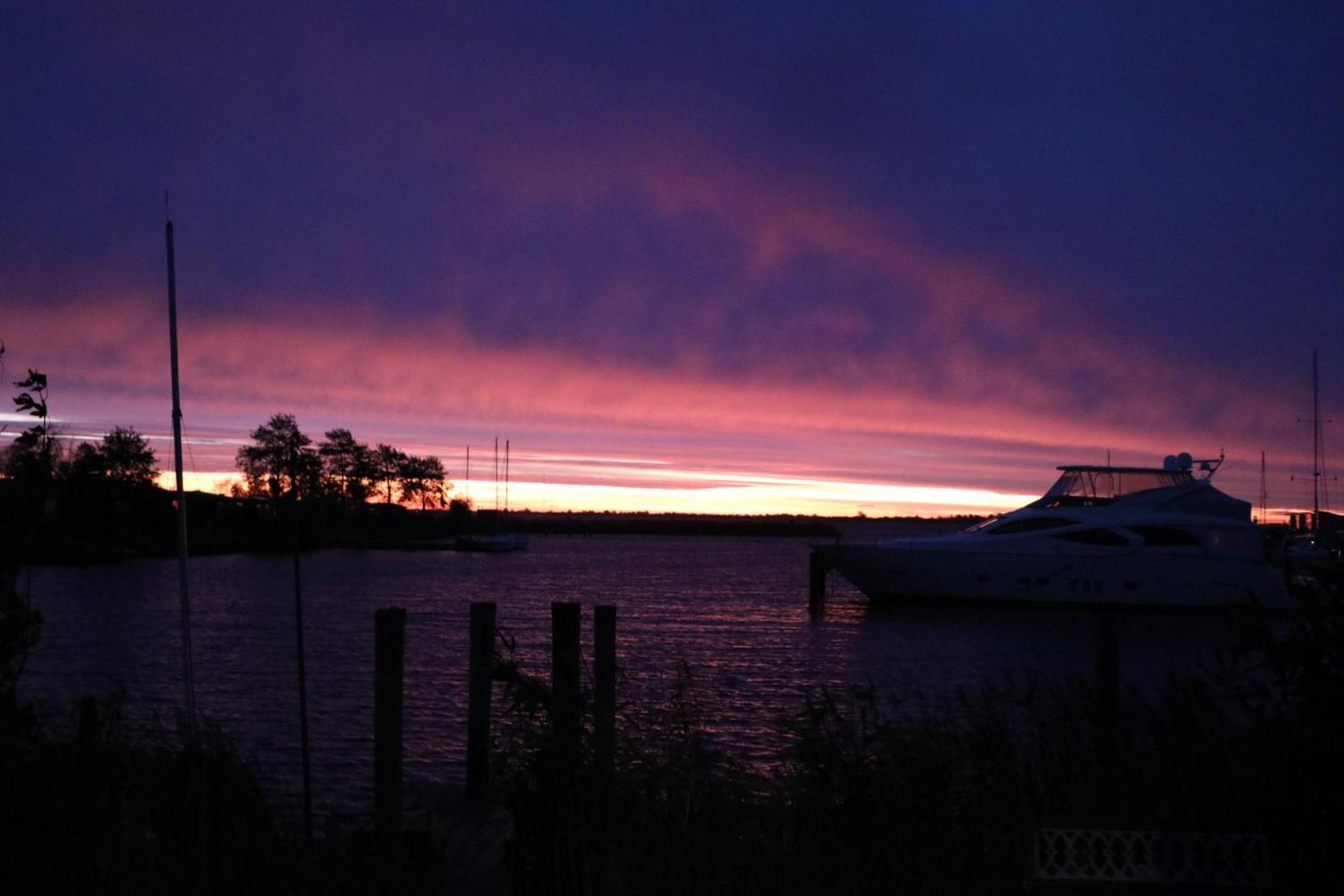 House Marijke With Winter Garden And Direct Access To The Lauwersmeer Anjum 外观 照片